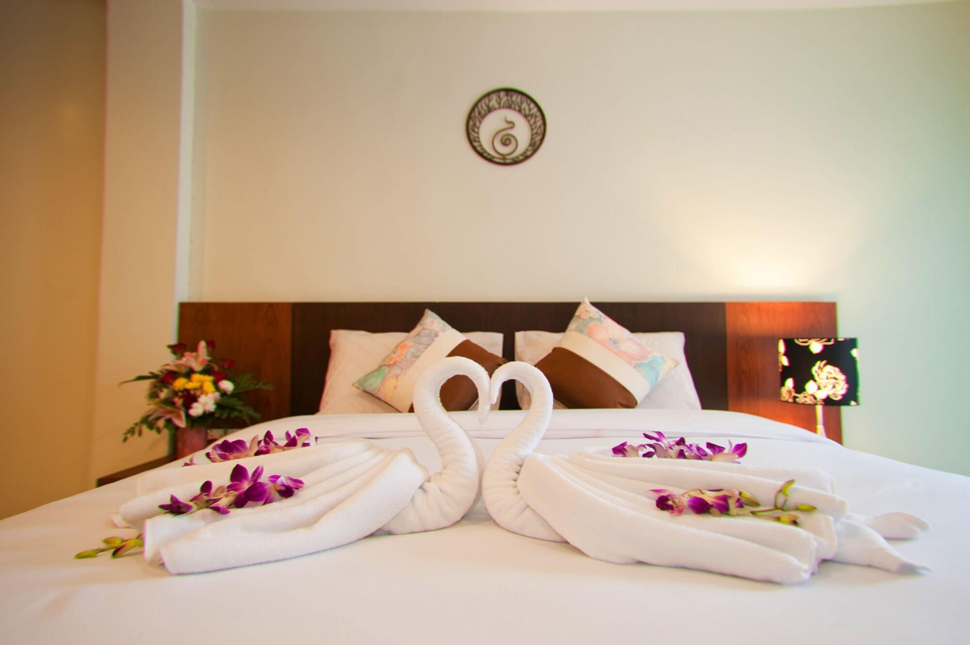 Deva Suites Patong Пхукет Экстерьер фото