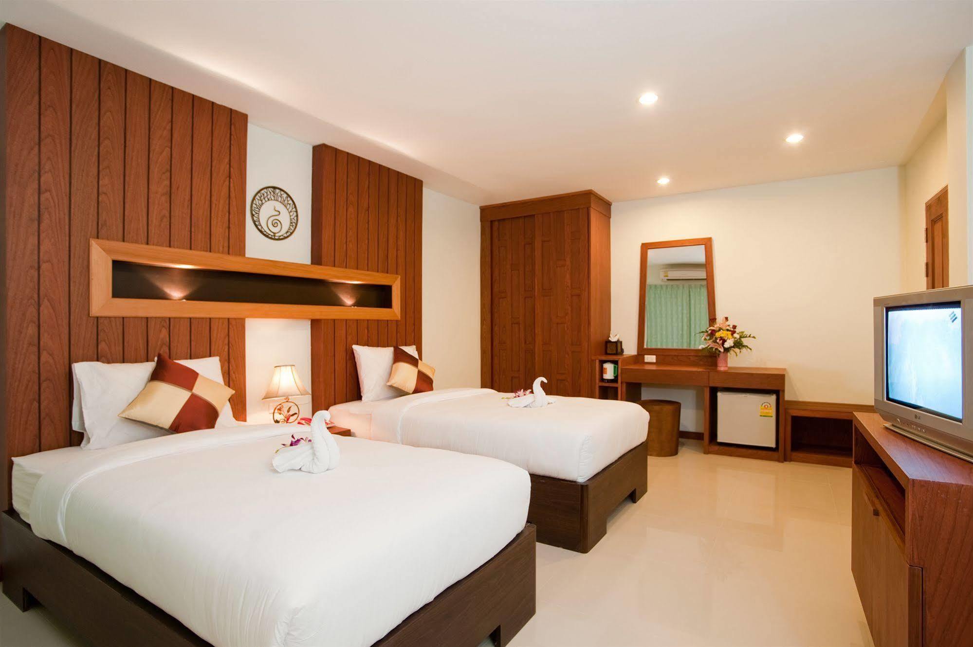 Deva Suites Patong Пхукет Экстерьер фото